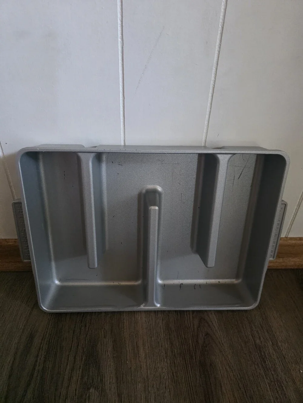 Baker's Edge Brownie Pan 9x12 Made In USA Cast Aluminum